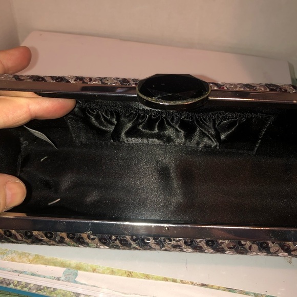 Black and Silver Sequin Clutch with Chain Strap/ perfect for grad or wedding - Picture 5 of 9